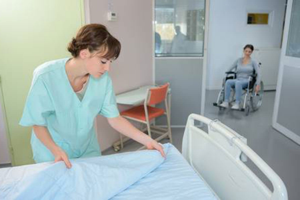 Mucamas en Establecimiento de Salud